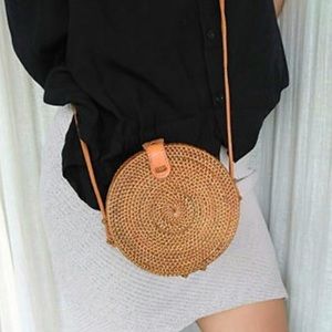 NEW! Wicker straw circle bag with leather strap